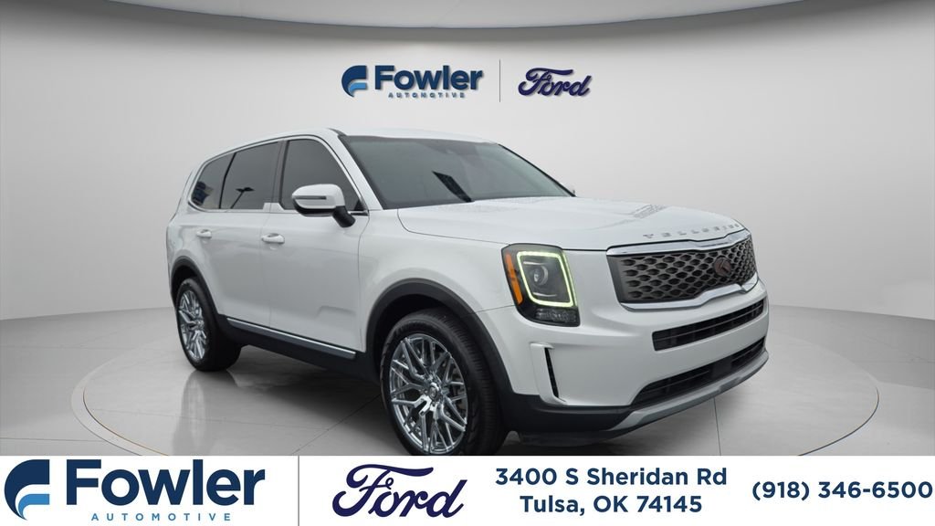 Used 2020 White Kia LX image 1