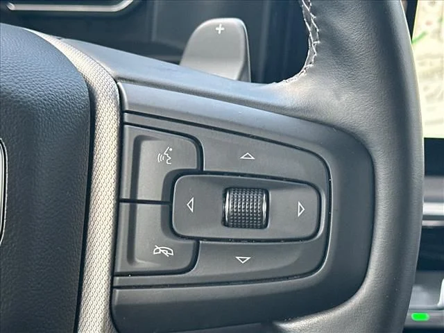 Used 2024 White GMC Denali image 31