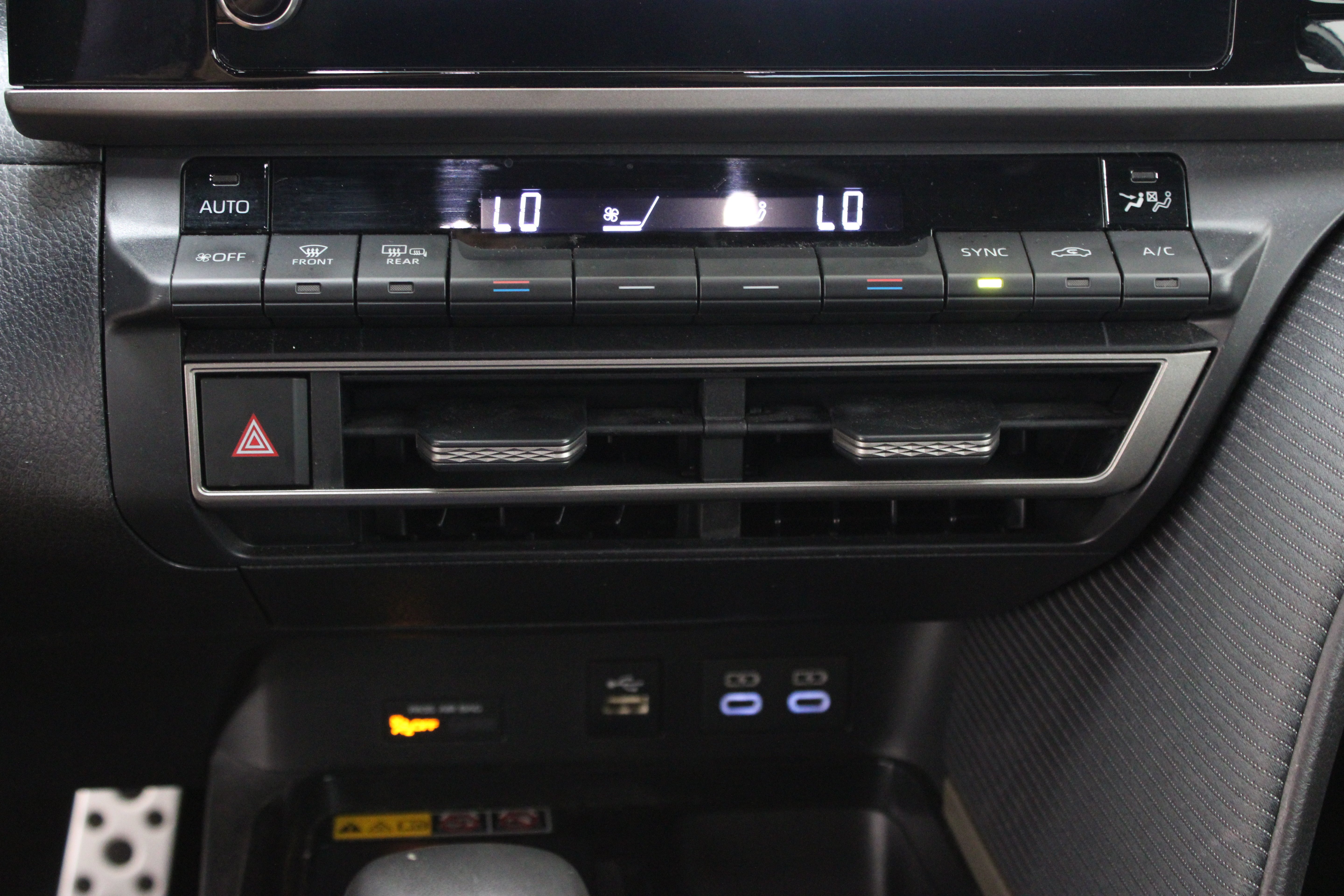 Used 2025 BLIZZARD PEARL Toyota SE image 20