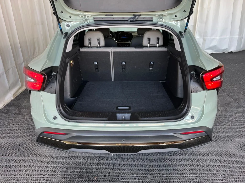 Used 2025 Green Chevrolet ACTIV image 24