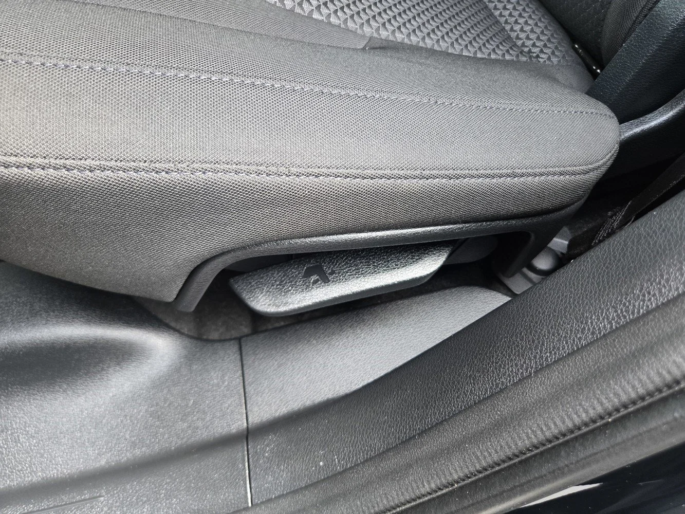Used 2025 Ebony Black Kia LX image 32