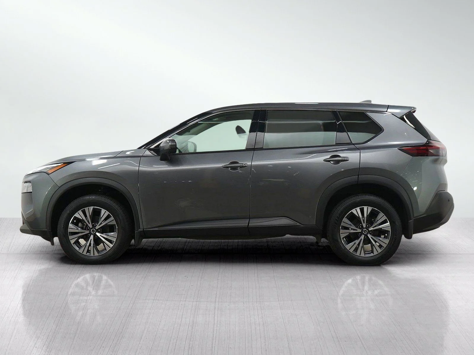 Used 2021 Nissan Rogue SV with VIN 5N1AT3BB6MC699890 for sale in Burnsville, Minnesota