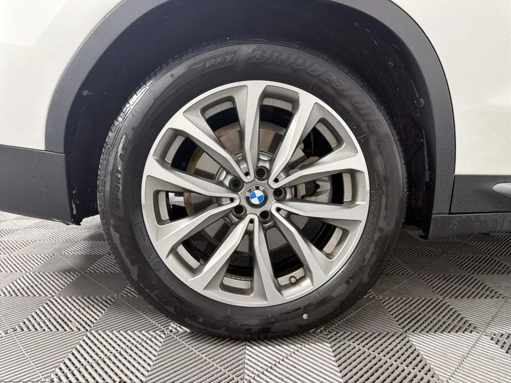 Used 2019 Alpine White BMW xDrive30i image 11