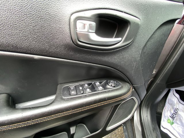 Used 2019 Gray Jeep Limited 4x4 image 13