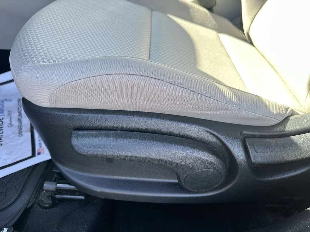 Used 2025 Red Kia LX image 18