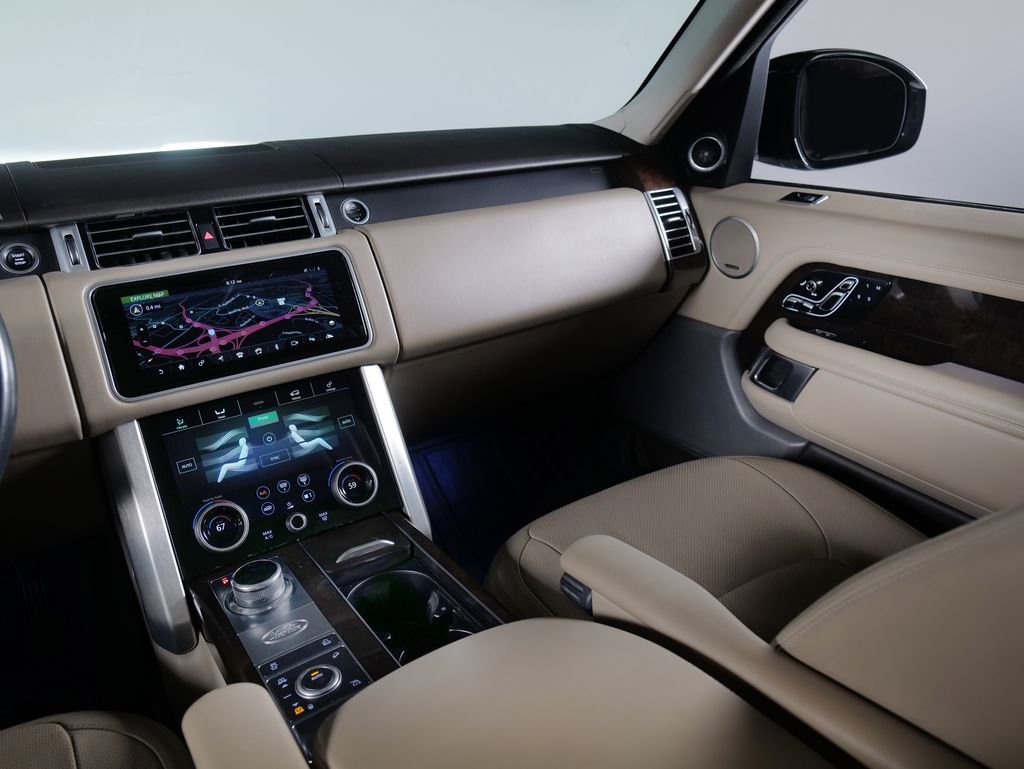 Used 2020 Fuji White Land Rover HSE image 17