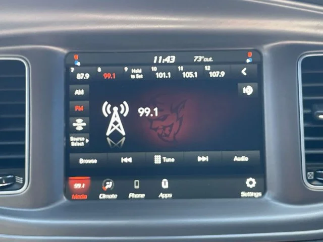 Used 2023 White Dodge SXT image 25
