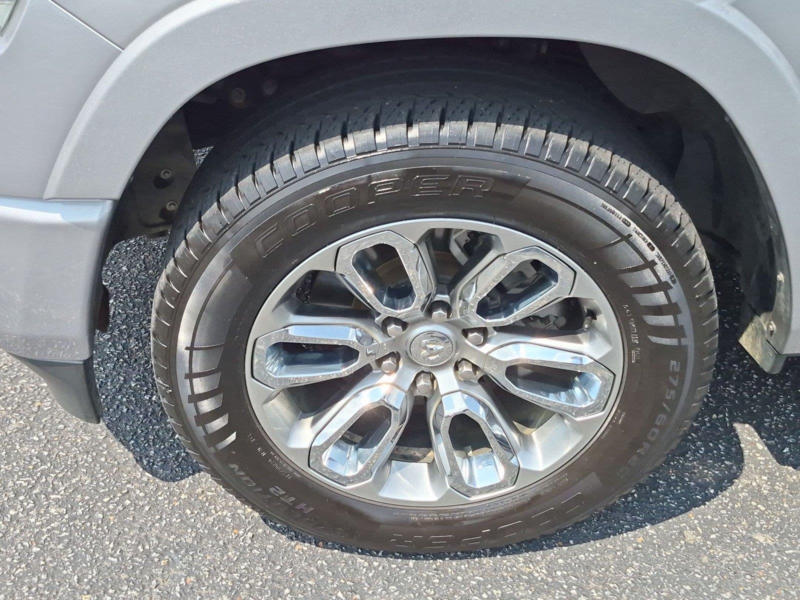 Used 2022 Billet Silver Metallic Clearcoat Ram Laramie image 10
