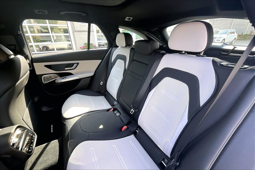 New 2026 MANUFAKTUR Moonlight White Metallic Mercedes-Benz E 53 AMG® image 10