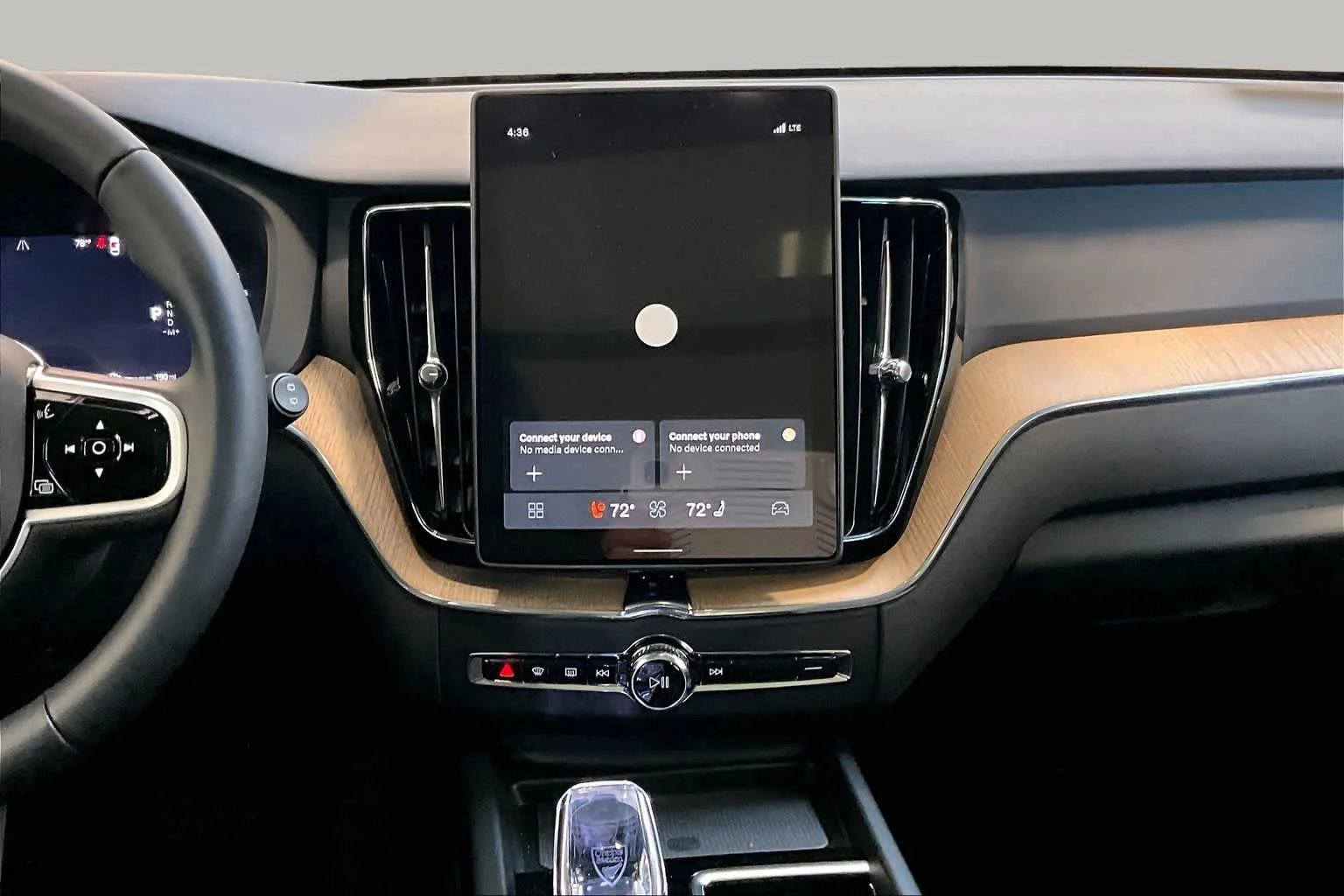 New 2026 Aurora Silver Volvo Plus image 8