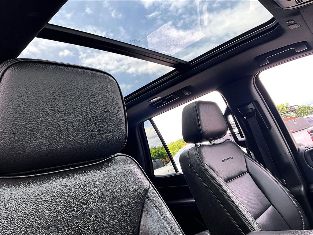Used 2022 Gray GMC Denali image 23