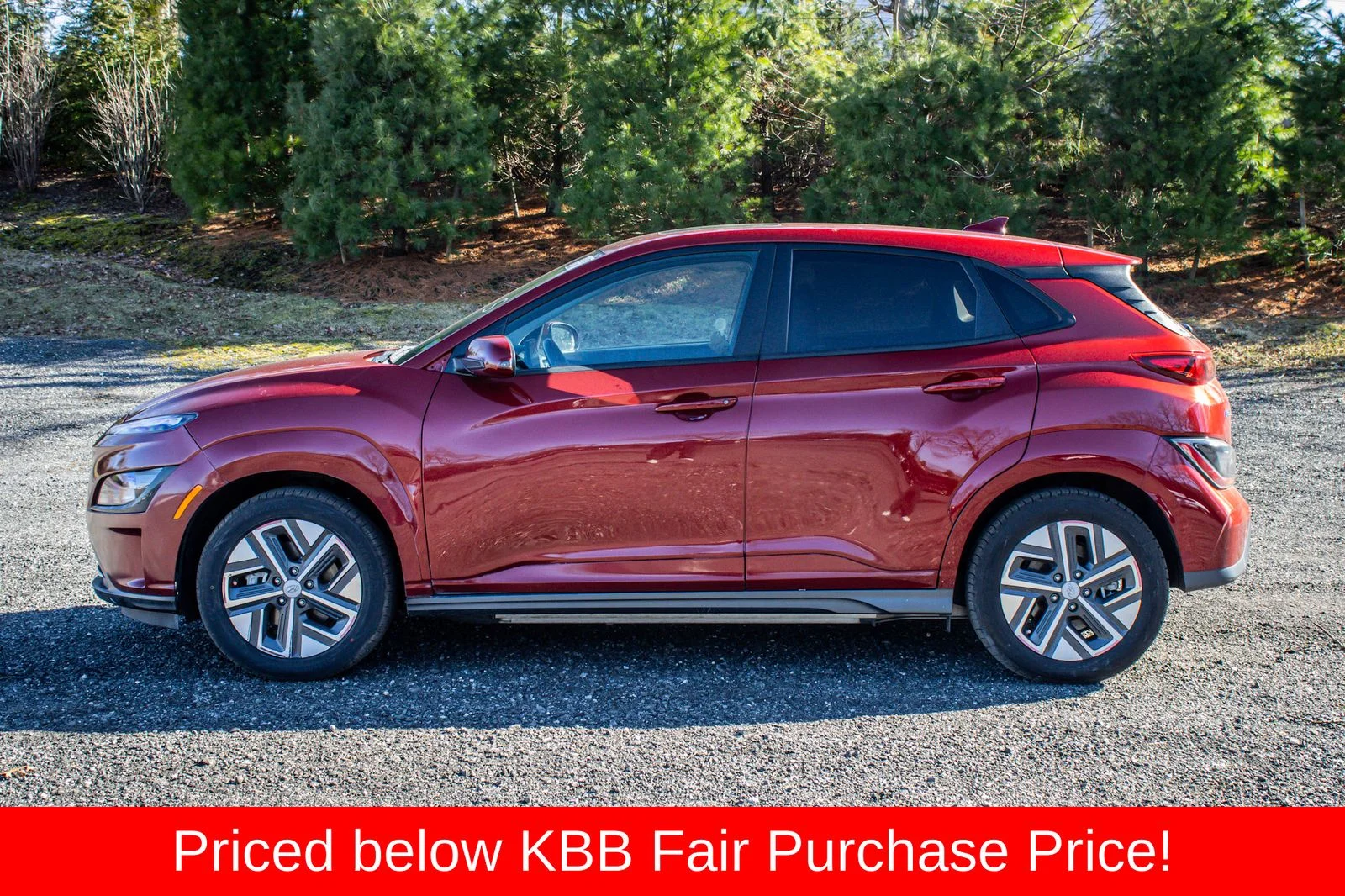 Used 2023 Red Hyundai SEL image 4