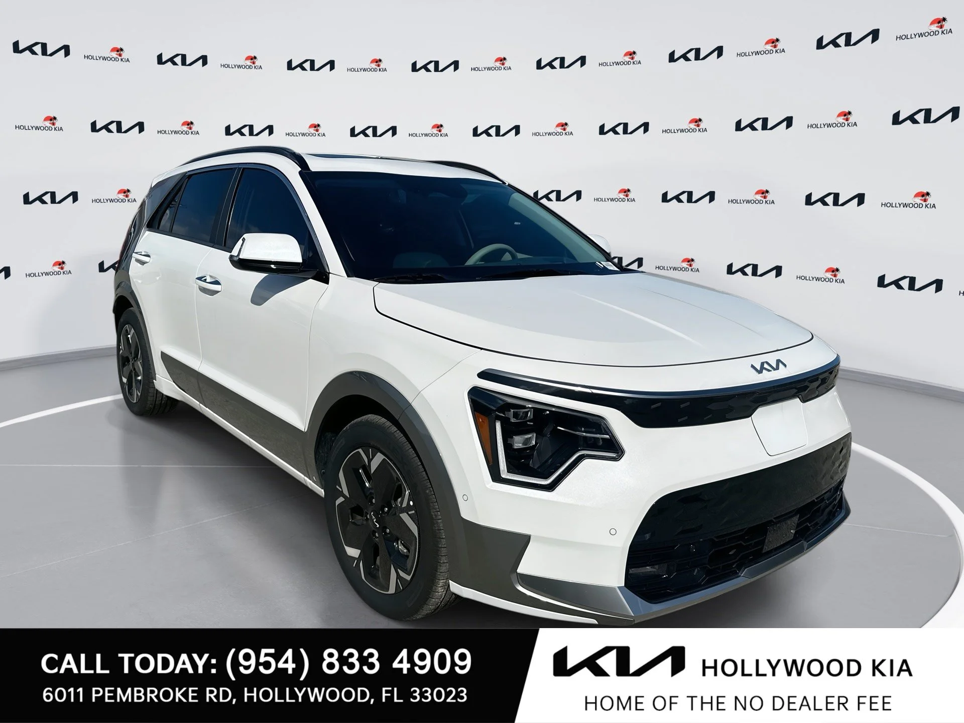 New 2025 Snow White Pearl Kia Wave image 1