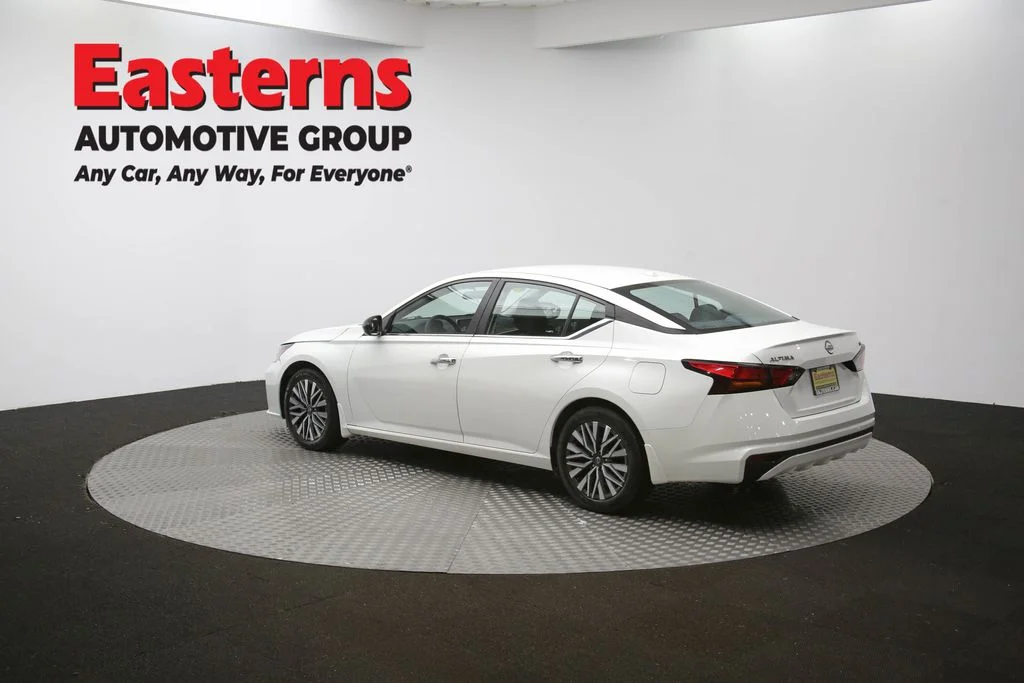 Used 2024 White Nissan 2.5 SV image 62