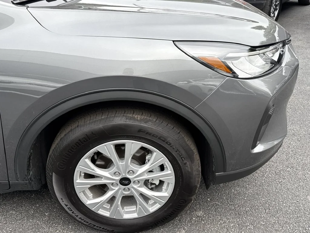 Used 2023 Gray Ford Active image 9