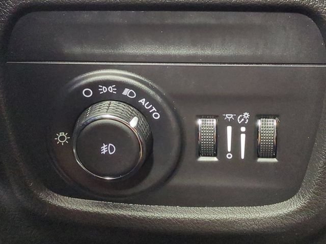Certified Used 2022 White Jeep Overland image 33