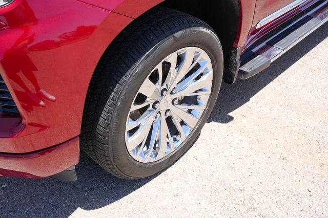 Used 2023 Red Chevrolet High Country image 9