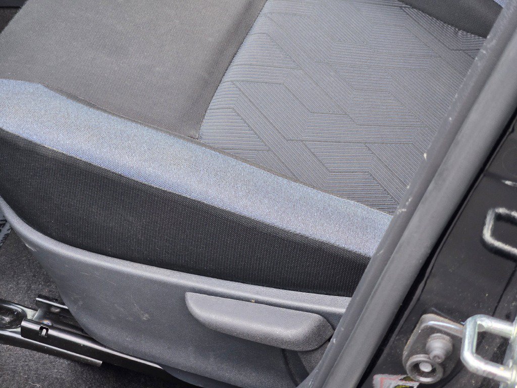 2025 Nissan Versa Sedan SV - Photo 20