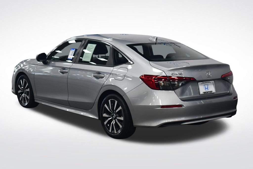 Certified Used 2023 Lunar Silver Metallic Honda EX image 3