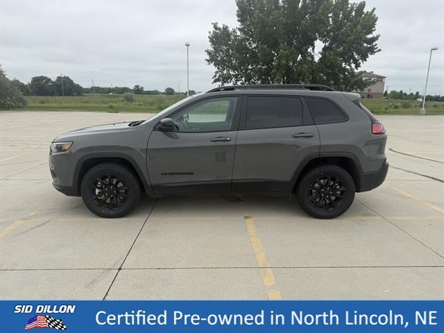 Used 2023 Sting-Gray Clearcoat Jeep Altitude Lux image 2