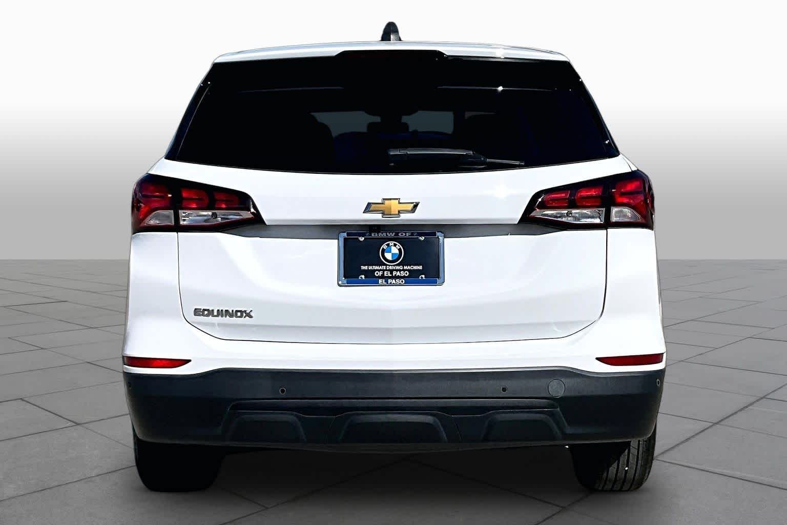 Used 2022 Summit White Chevrolet LS image 4