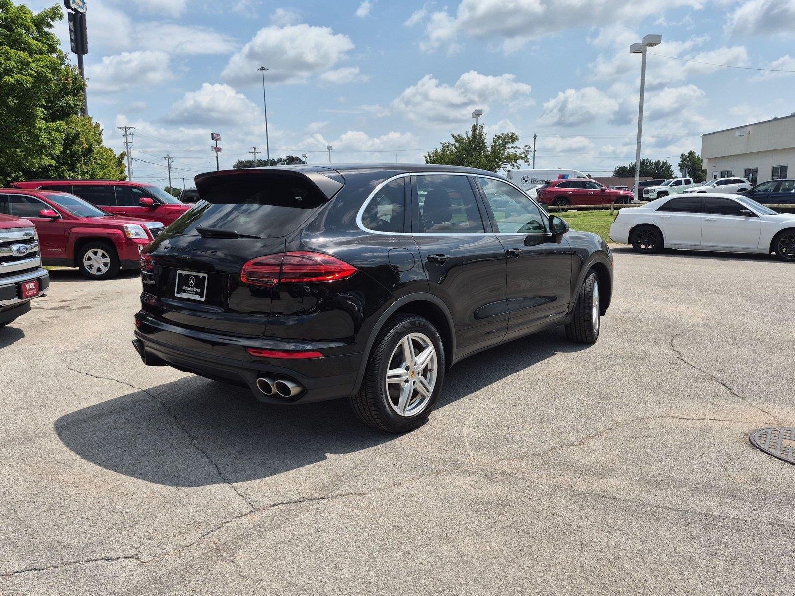 Used 2017  Porsche S image 5