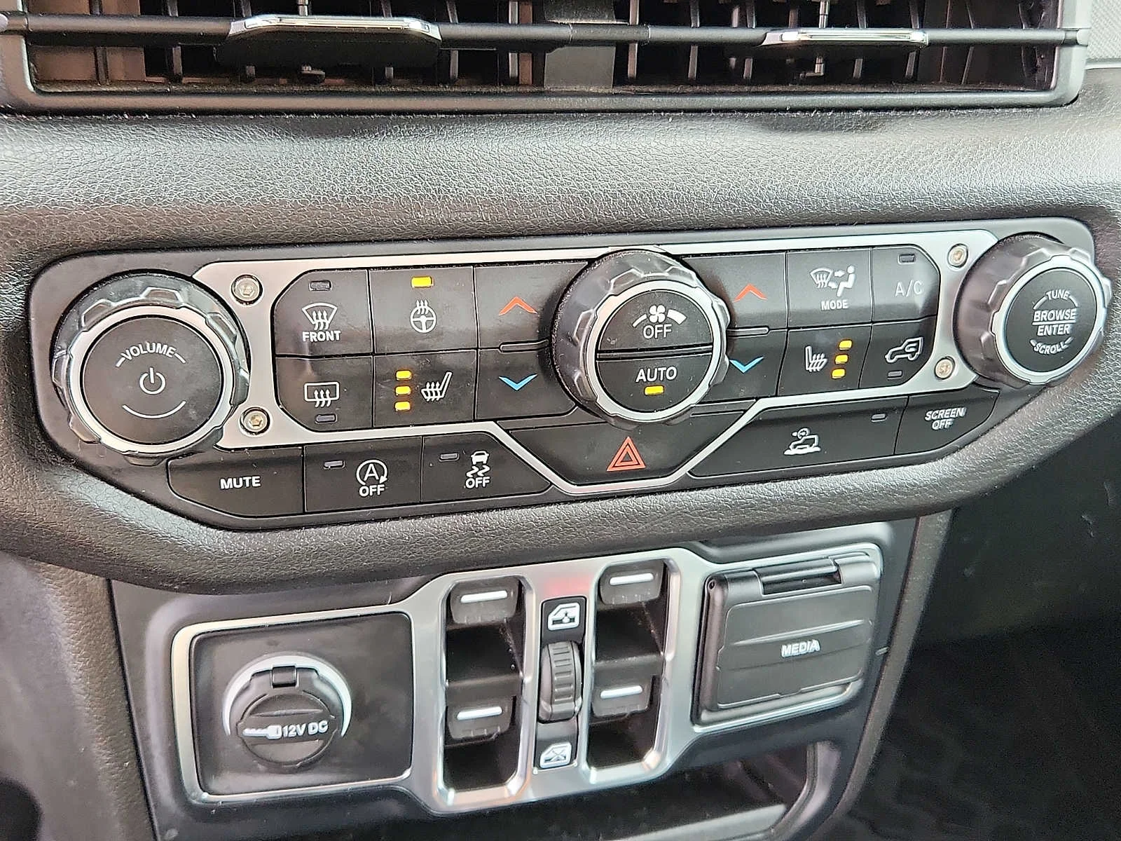 Used 2024 Hydro Blue Pearlcoat Jeep Sport S image 29