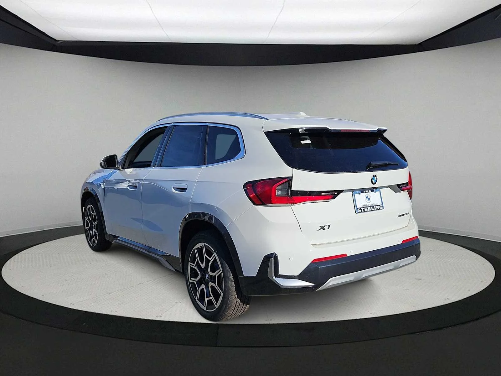 New 2026 White BMW xDrive28i image 6