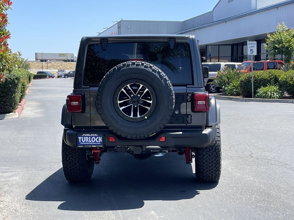New 2026 Granite Crystal Metallic Clear-Coat Exterior Paint Jeep Rubicon X image 8