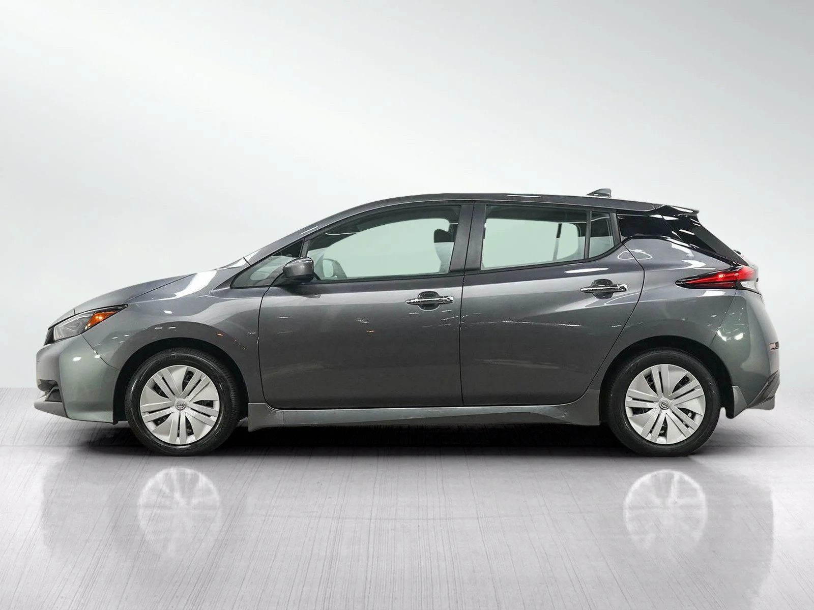 Used 2025 Nissan Leaf S with VIN 1N4AZ1BV3SC562751 for sale in Minneapolis, MN