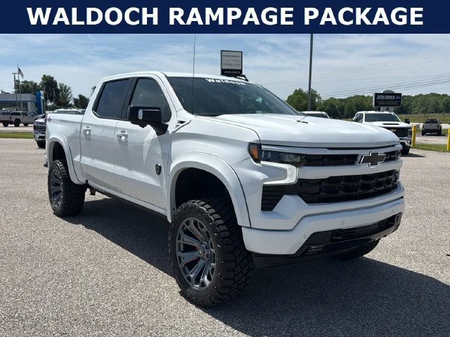 New 2026 Summit White Chevrolet RST image 21
