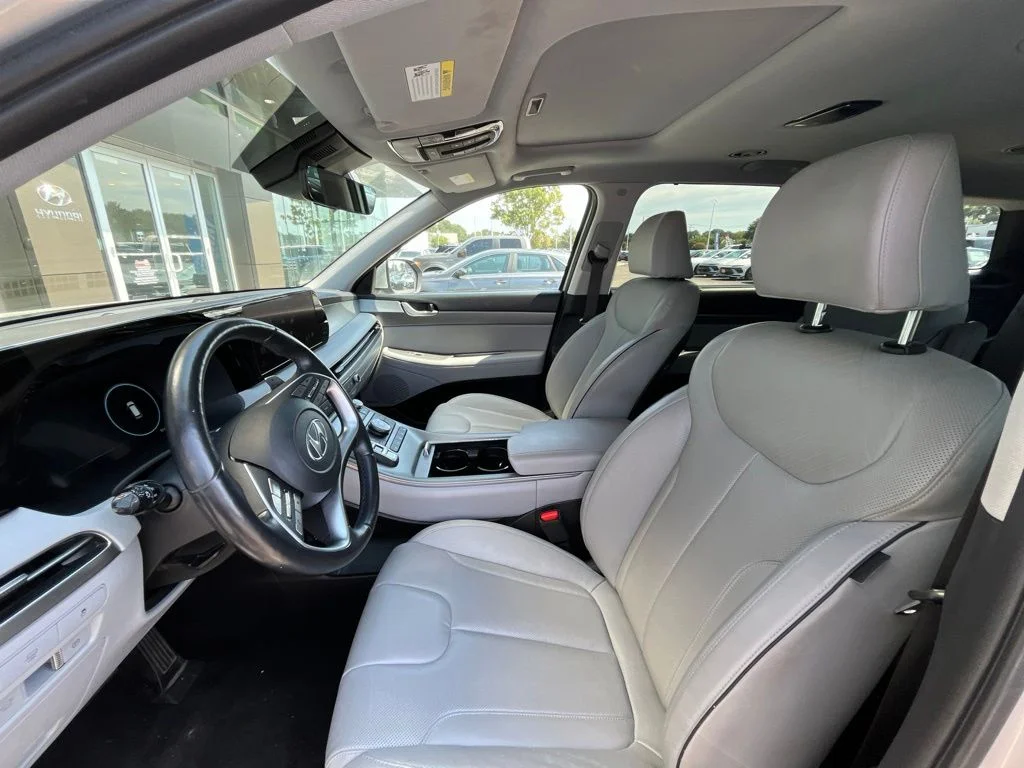 Used 2024 Silver Hyundai SEL image 41