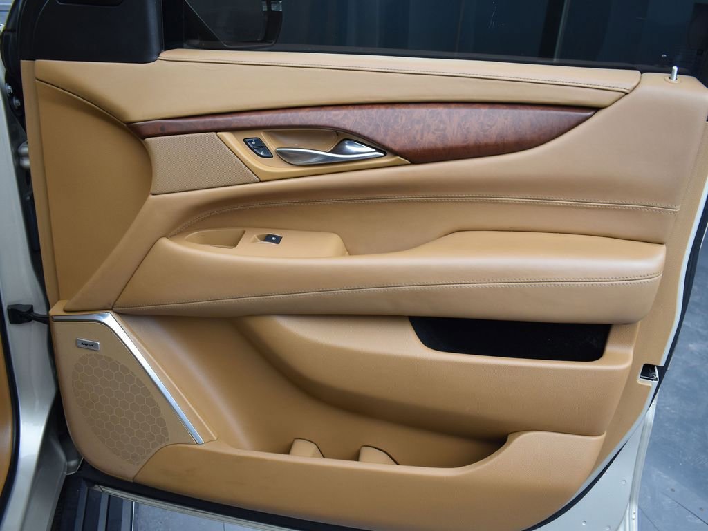 2017 CADILLAC ESCALADE - Image 35