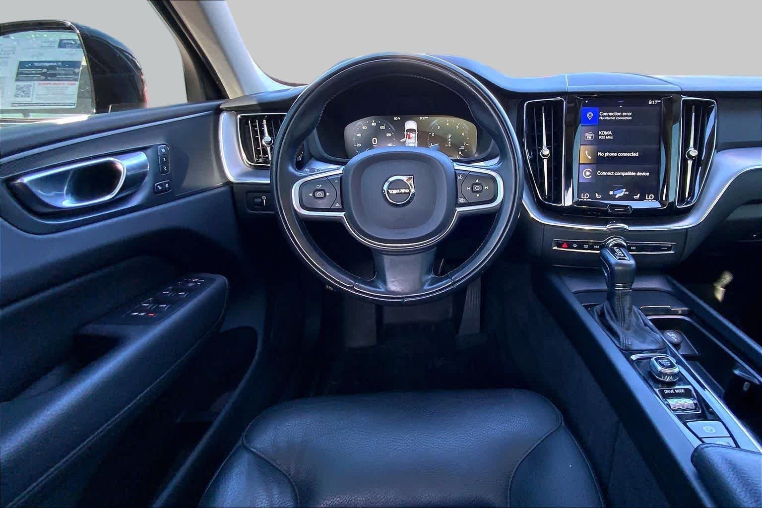 Pre-Owned 2020 Volvo XC60 Momentum