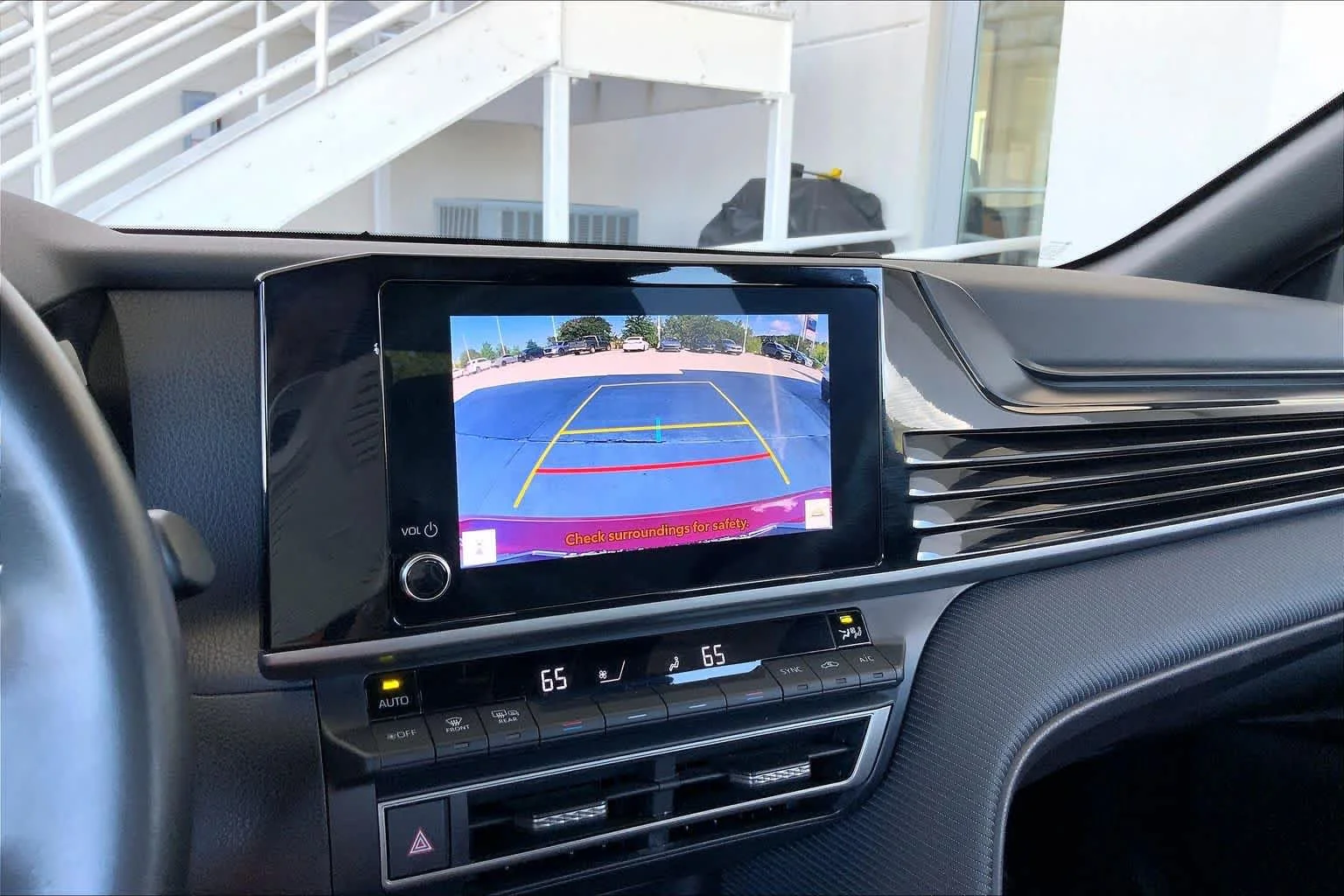 2025 Toyota Camry SE - Photo 29