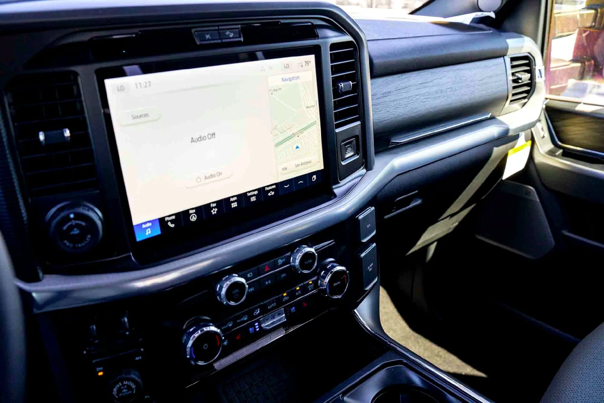 2025 Ford F-150 Lariat - Photo 14