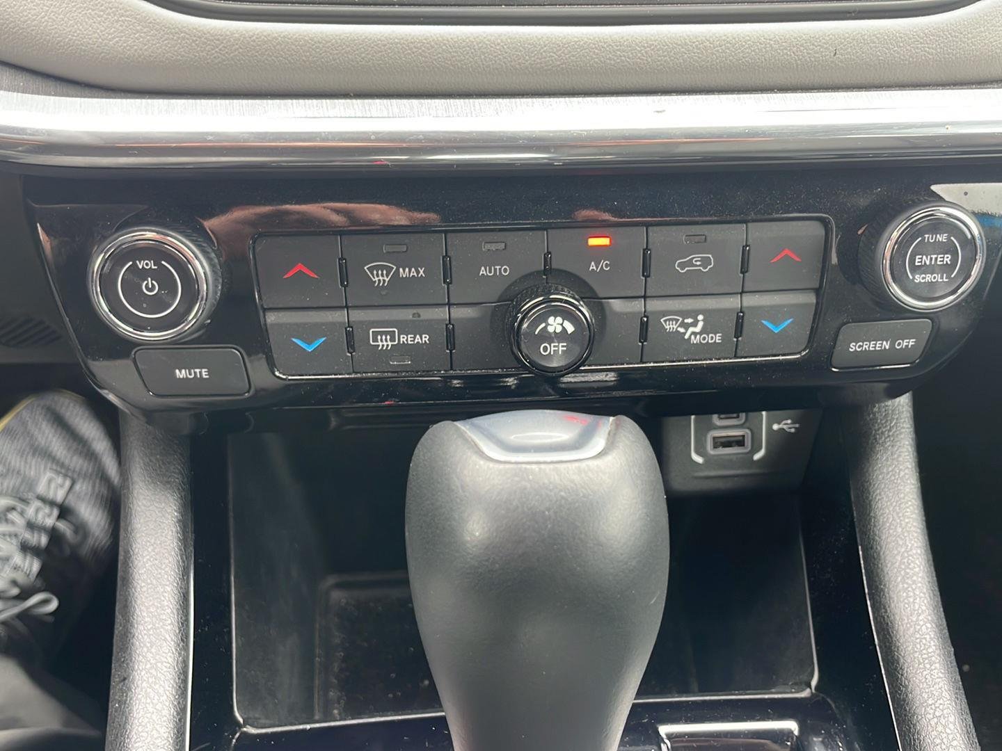 Used 2023 Laser Blue Pearlcoat Jeep Limited image 5