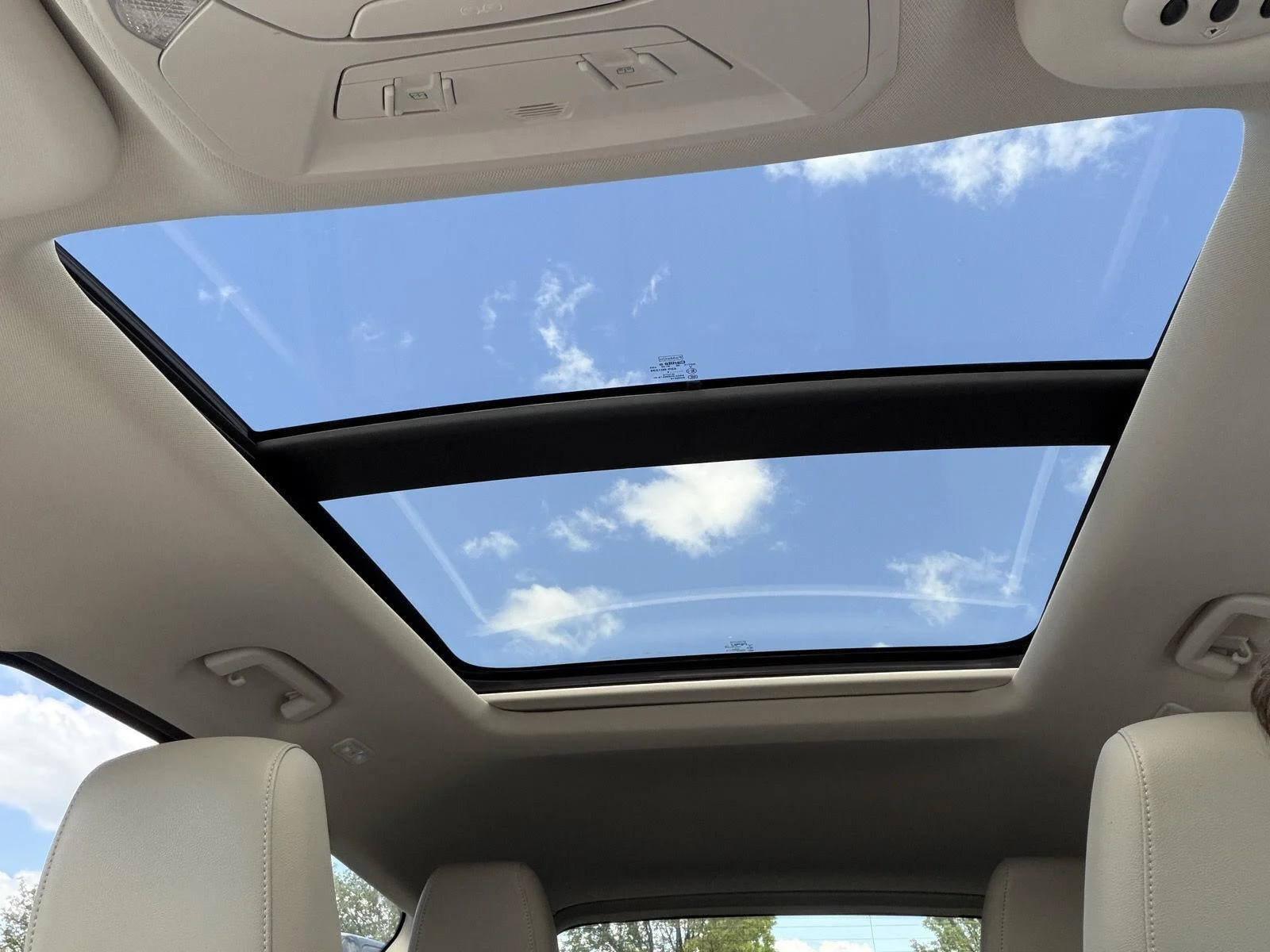 Used 2019 White Platinum Tri-Coat Metallic Ford Titanium image 7