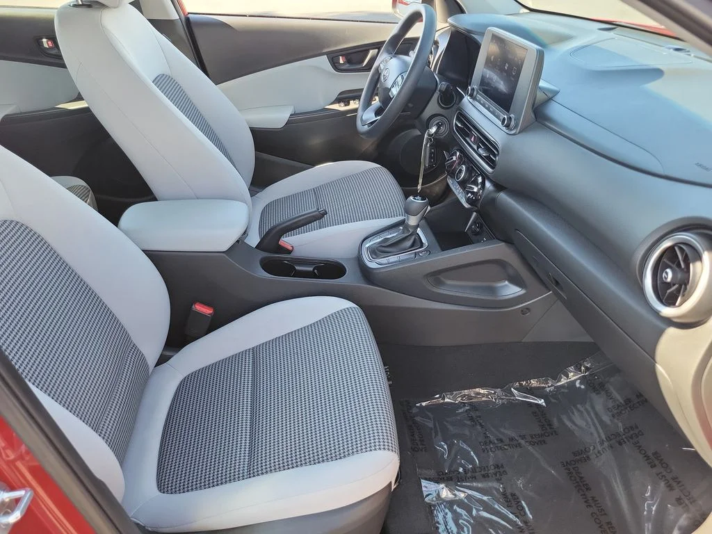 Used 2023 Red Hyundai SE image 19