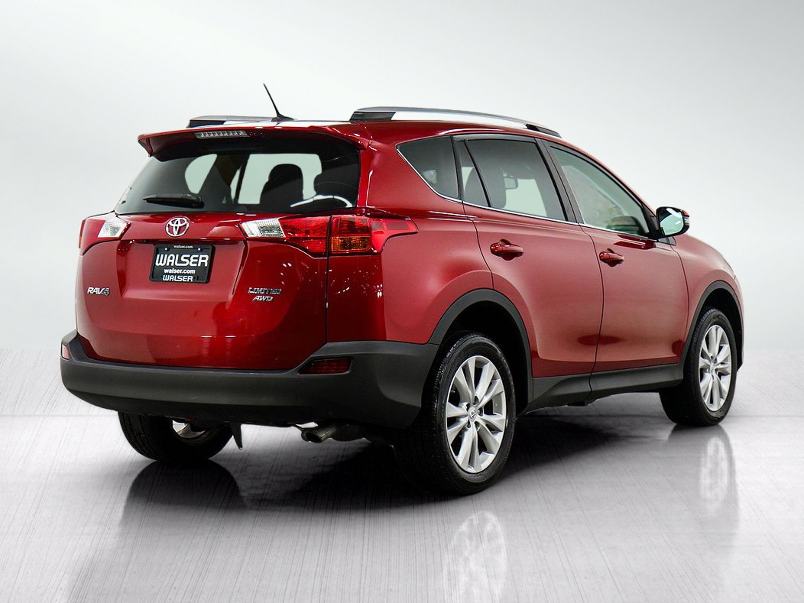 Used 2015 Barcelona Red Metallic Toyota Limited image 5