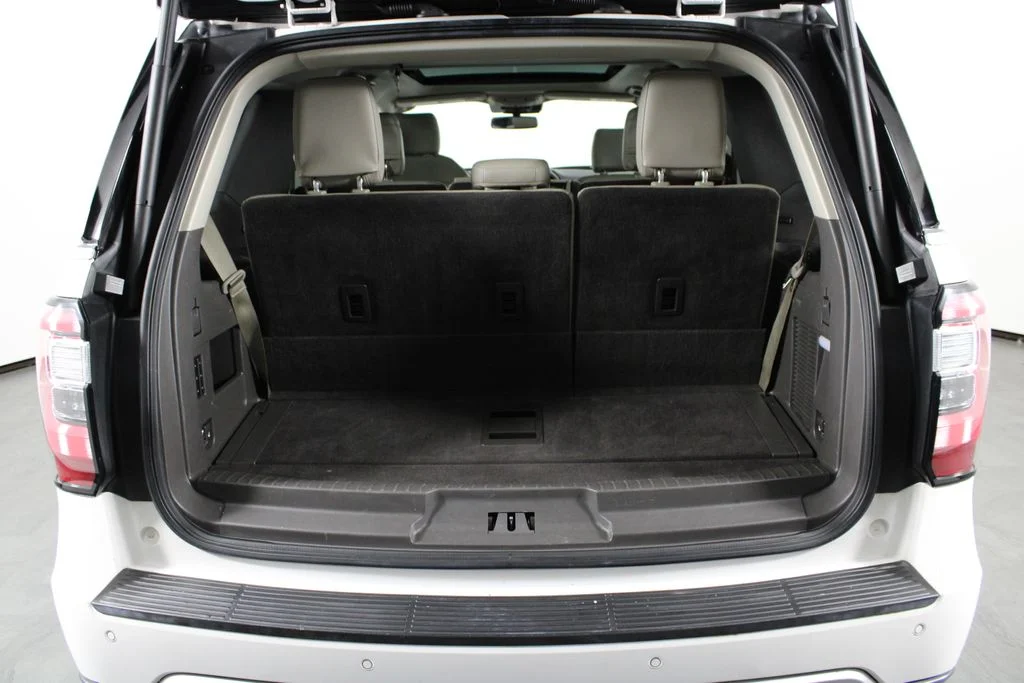 Used 2018 White Ford Limited image 17