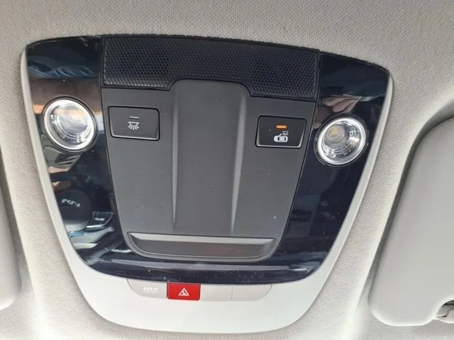 Used 2024 White Kia S image 26