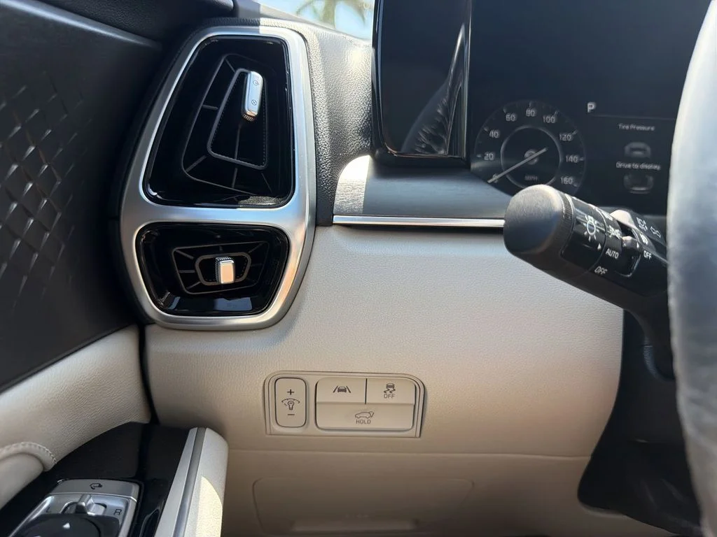 Used 2023 Silver Kia SX image 24
