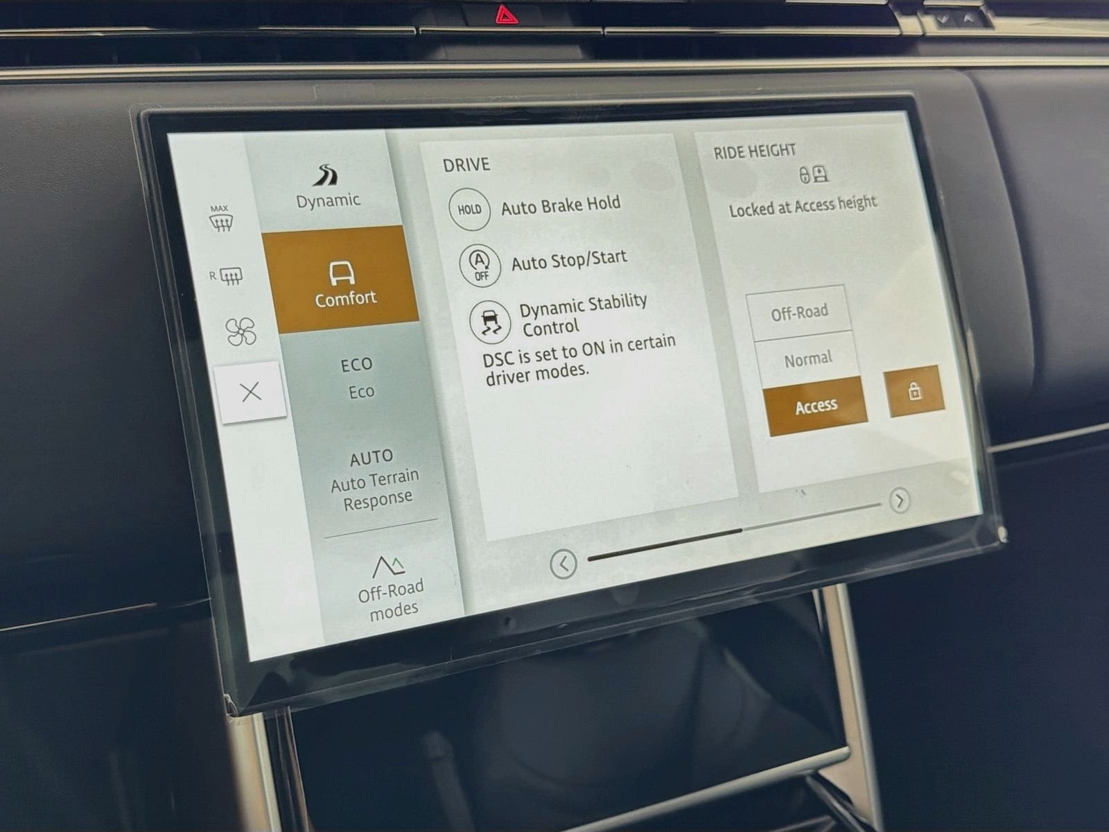 New 2026 Santorini Black Land Rover SE image 19