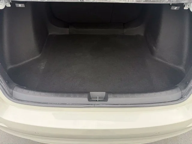 Used 2024 White Honda Touring image 14