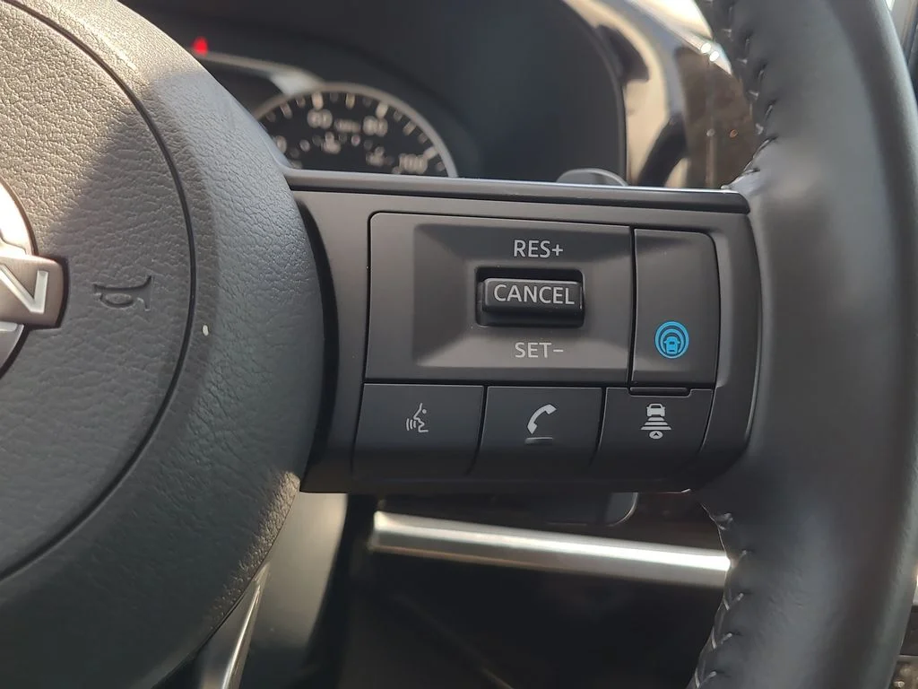 Used 2025 Silver Nissan SV image 28