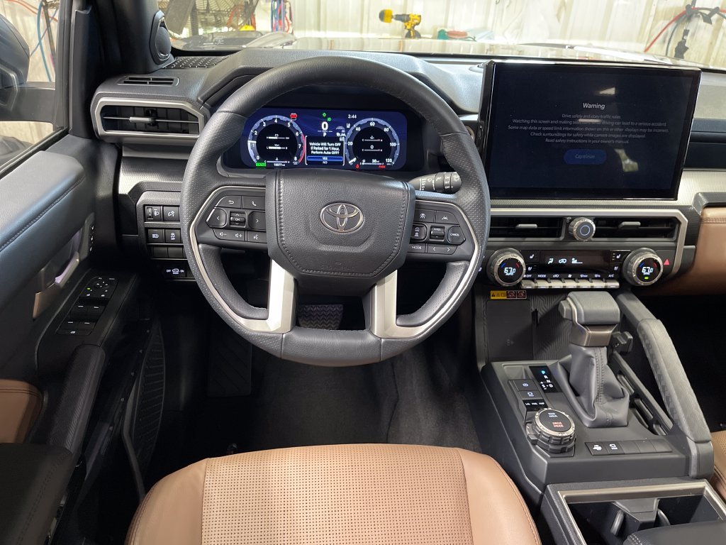 Certified Used 2025  Toyota Limited image 17