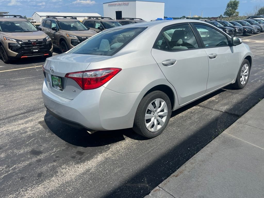 Used 2015 Classic Silver Metallic Toyota LE image 7