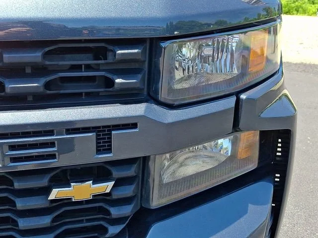 Used 2021 SHADOW GRAY METALLIC Chevrolet Custom image 9