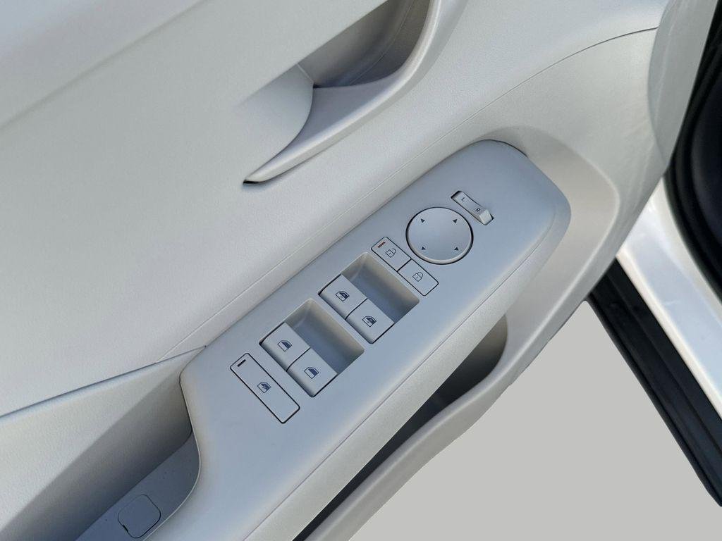 New 2026 Atlas White Hyundai SEL Sport FWD image 14